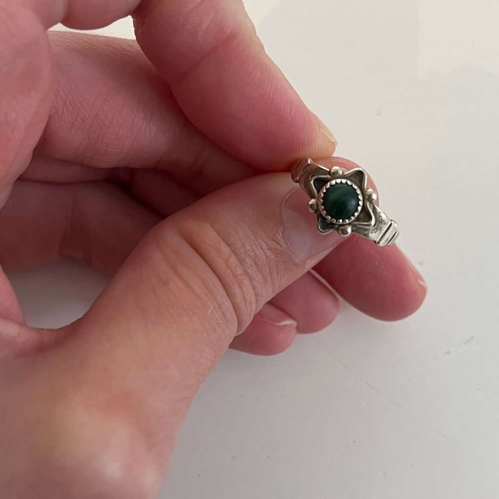 Sterling silver malachite ring - size 5.25-5.5